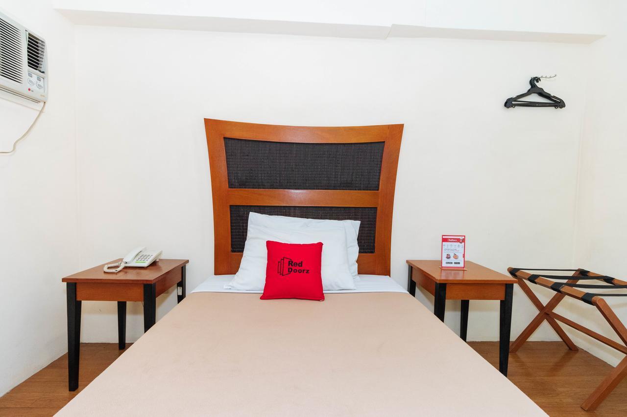 Reddoorz @ Amorsolo Makati Makati City Ngoại thất bức ảnh