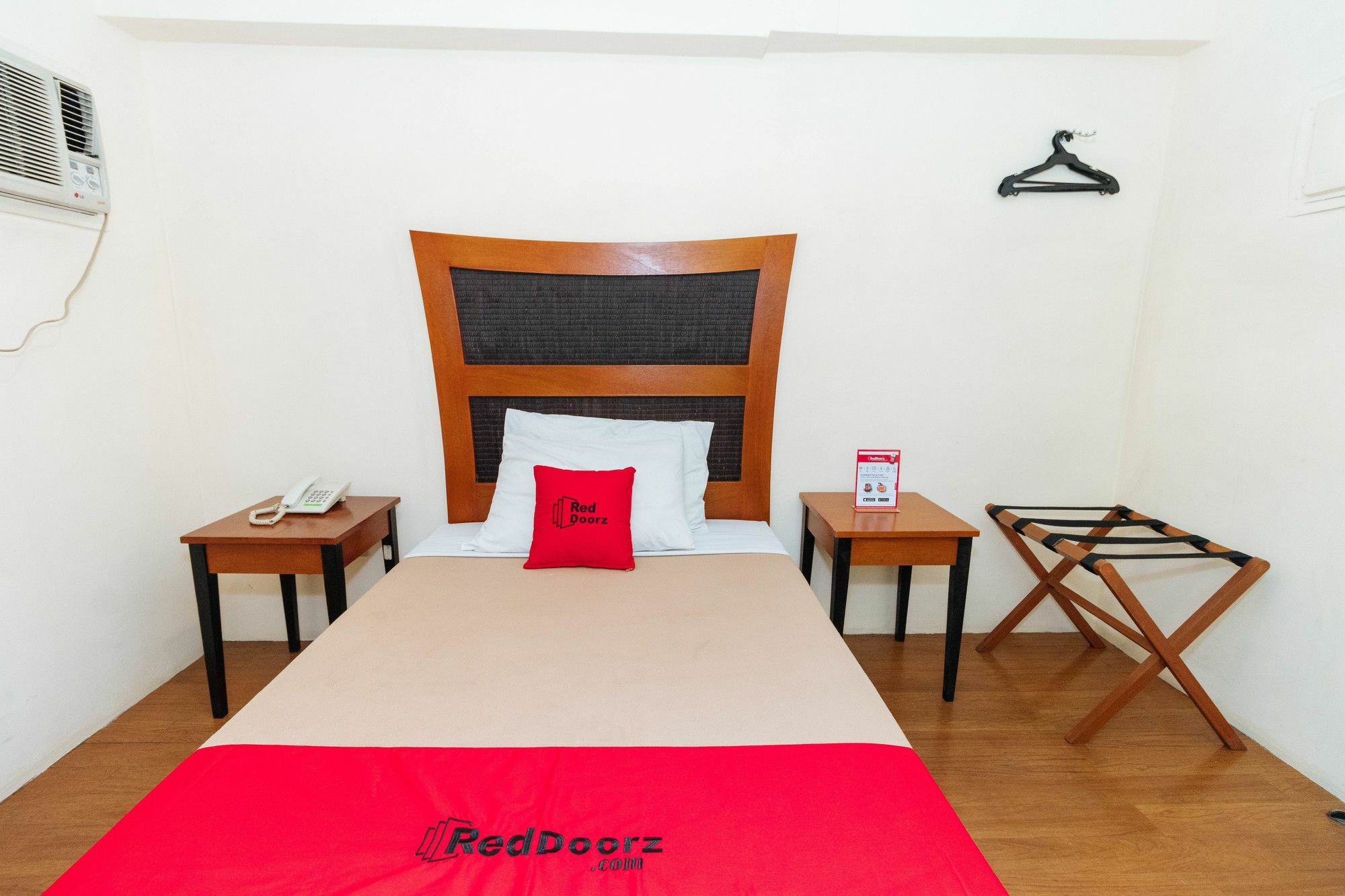 Reddoorz @ Amorsolo Makati Makati City Ngoại thất bức ảnh