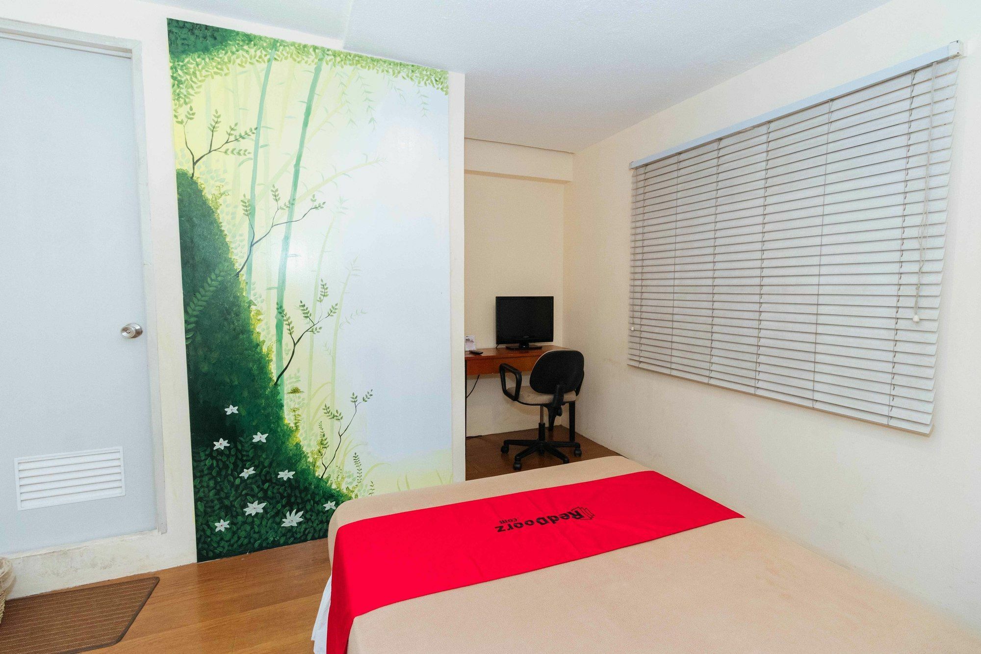 Reddoorz @ Amorsolo Makati Makati City Ngoại thất bức ảnh
