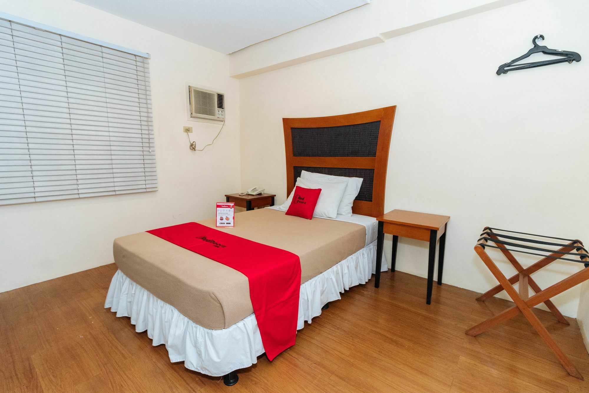 Reddoorz @ Amorsolo Makati Makati City Ngoại thất bức ảnh