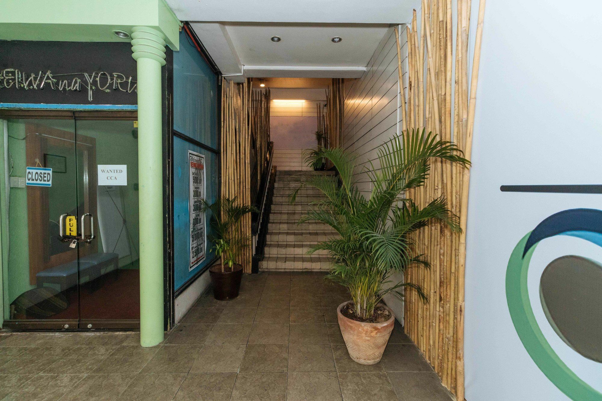 Reddoorz @ Amorsolo Makati Makati City Ngoại thất bức ảnh