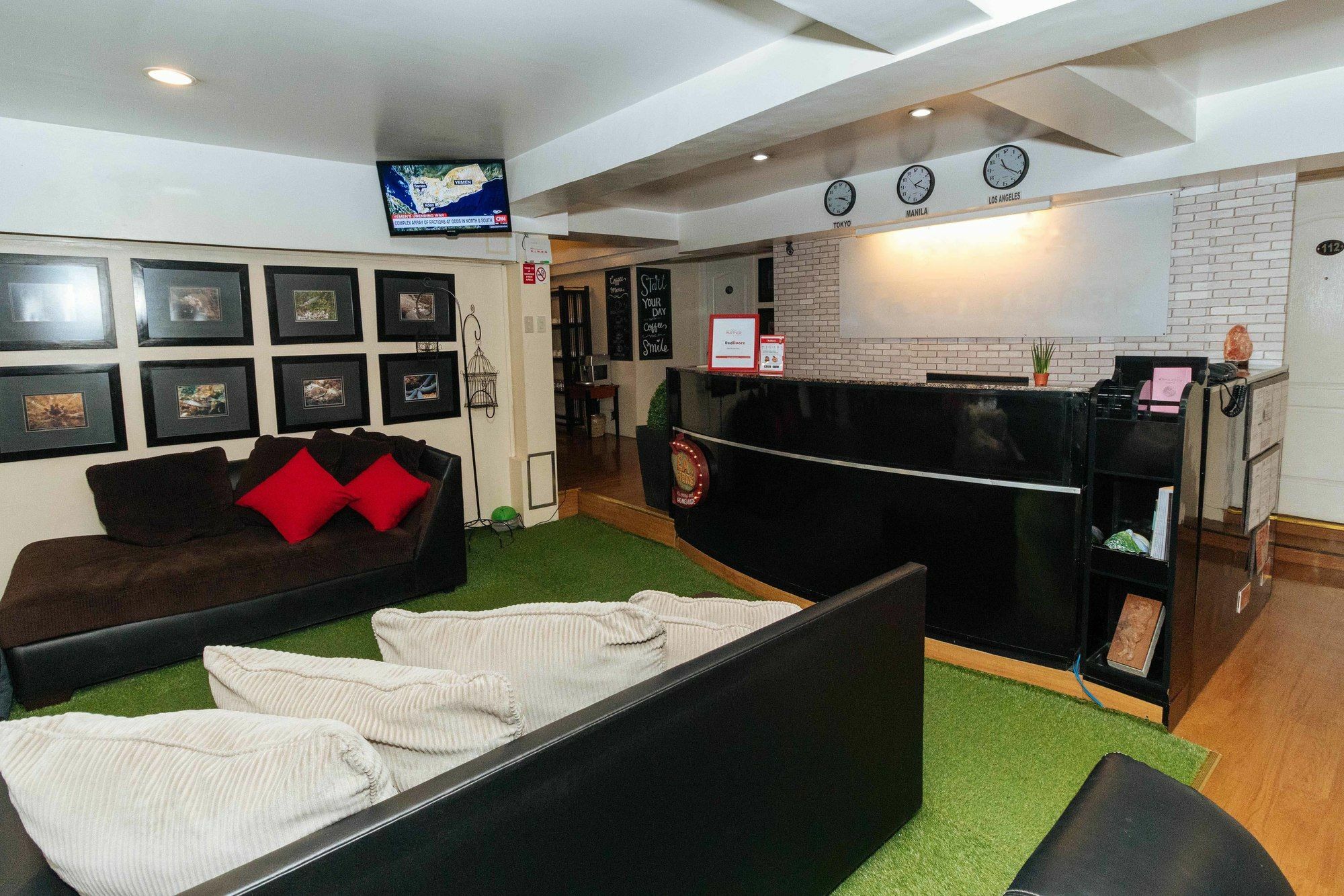 Reddoorz @ Amorsolo Makati Makati City Ngoại thất bức ảnh
