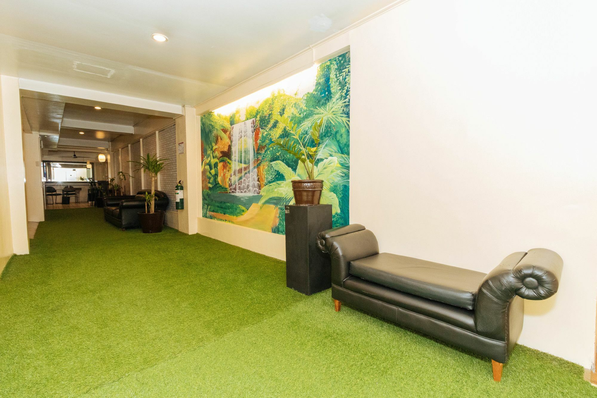 Reddoorz @ Amorsolo Makati Makati City Ngoại thất bức ảnh