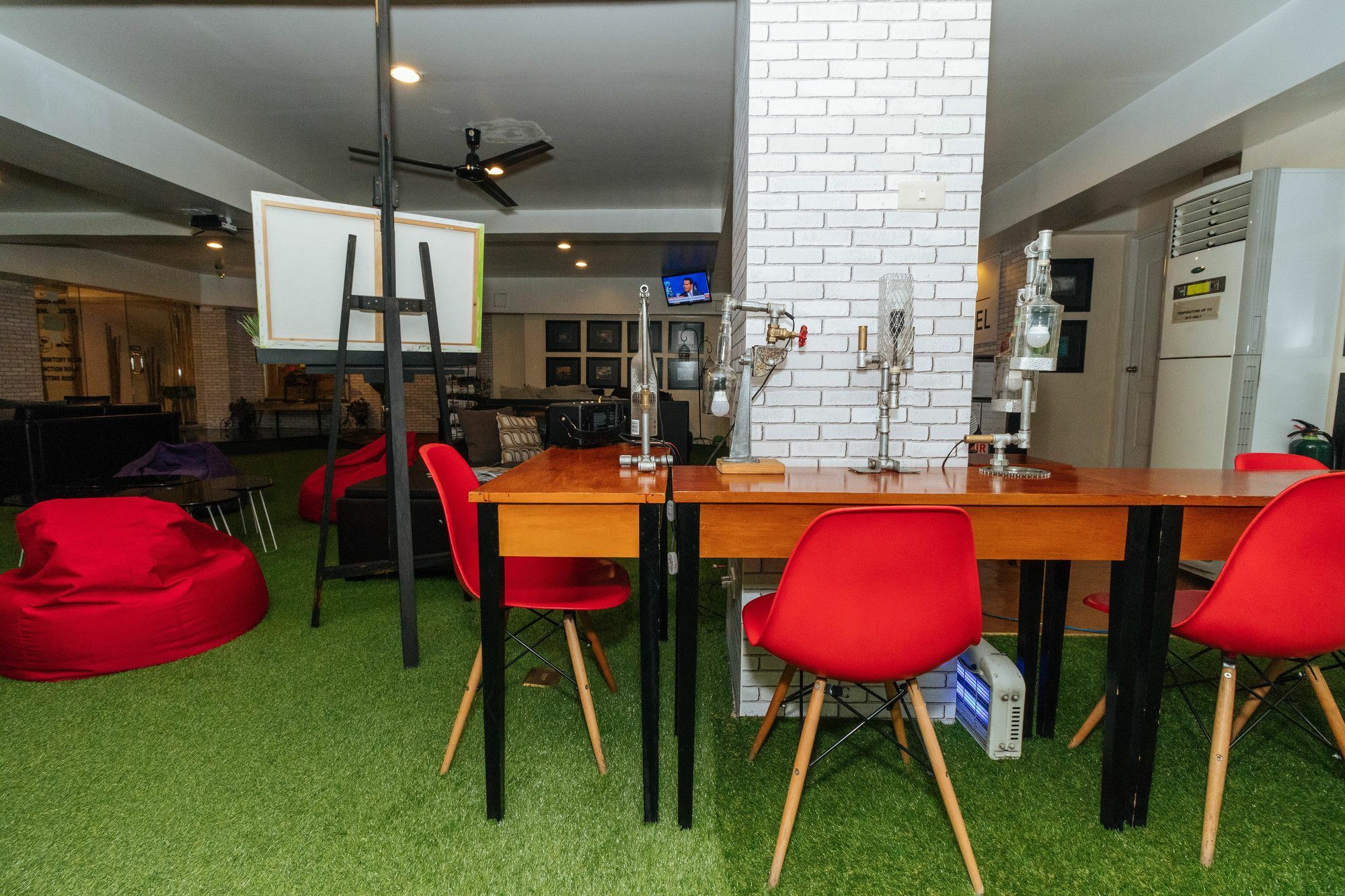 Reddoorz @ Amorsolo Makati Makati City Ngoại thất bức ảnh