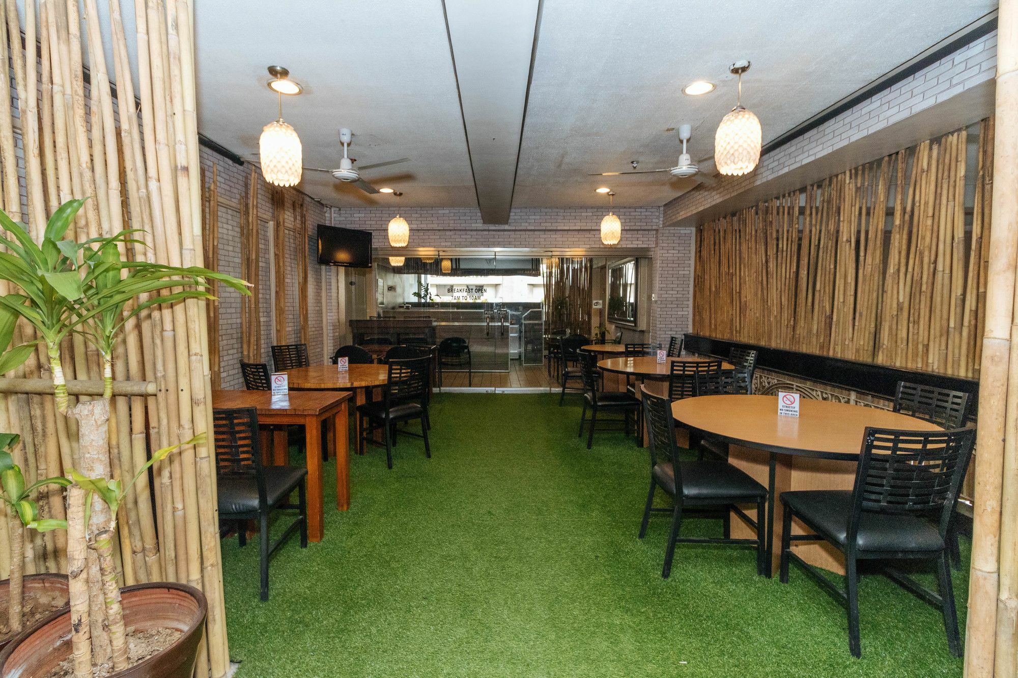 Reddoorz @ Amorsolo Makati Makati City Ngoại thất bức ảnh